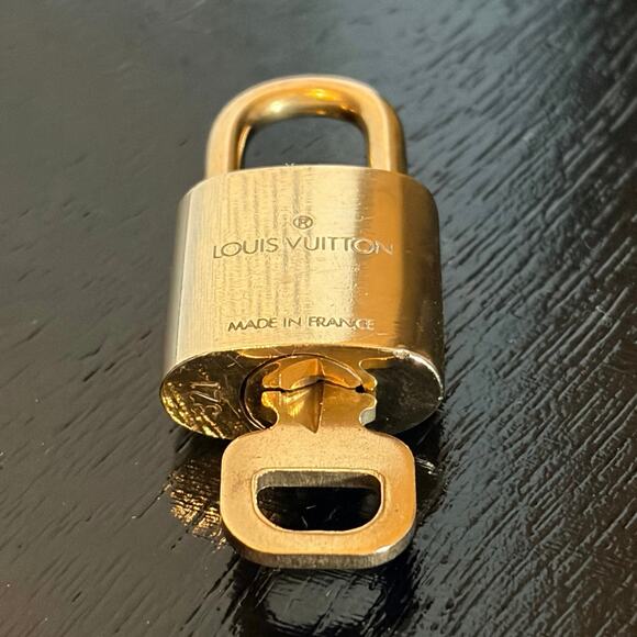 Louis Vuitton Lock & Key Set #321 - Picture 4 of 4